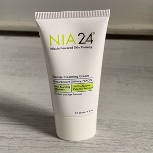 NIA24 gentle cleansing cream